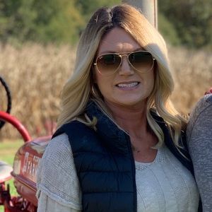 Meet your Posher, April